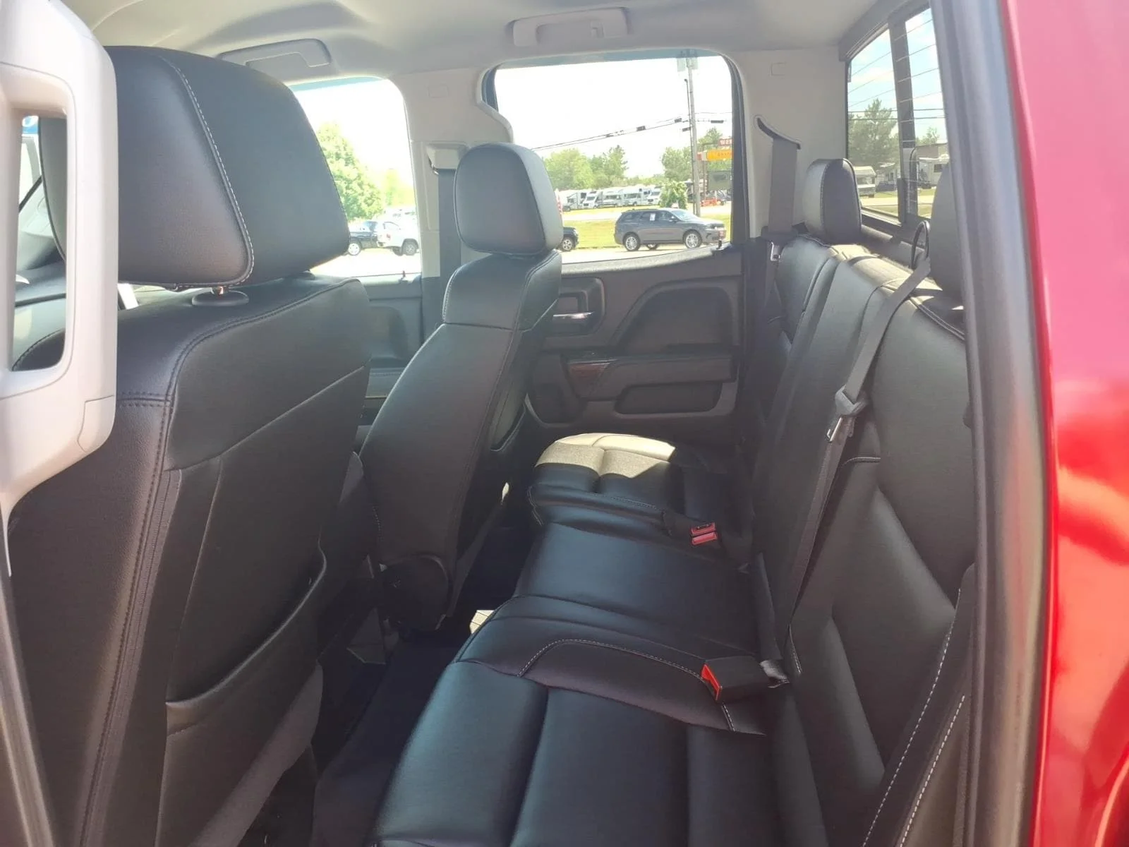 Used 2018 Quartz GMC SLT image 17