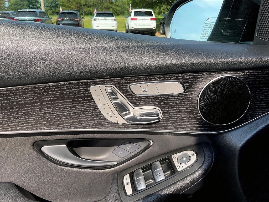 Used 2021 Gray Mercedes-Benz GLC 300 image 27