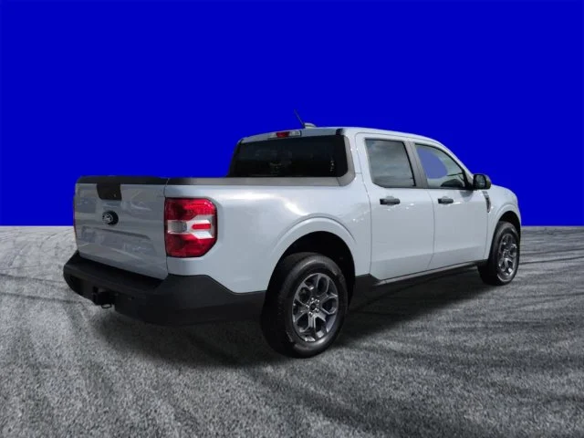 New 2026 Space White Metallic Ford XLT image 4