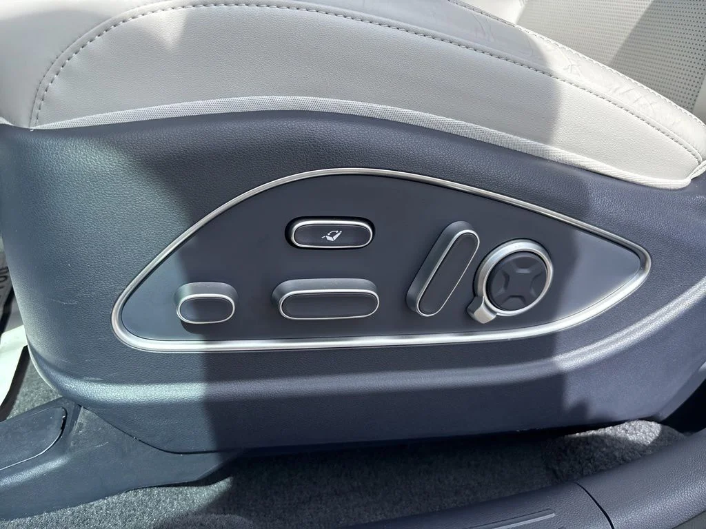Used 2026 Black Hyundai Calligraphy image 27
