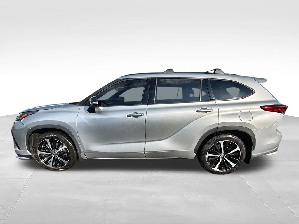 Used 2022 Silver Toyota XSE image 5