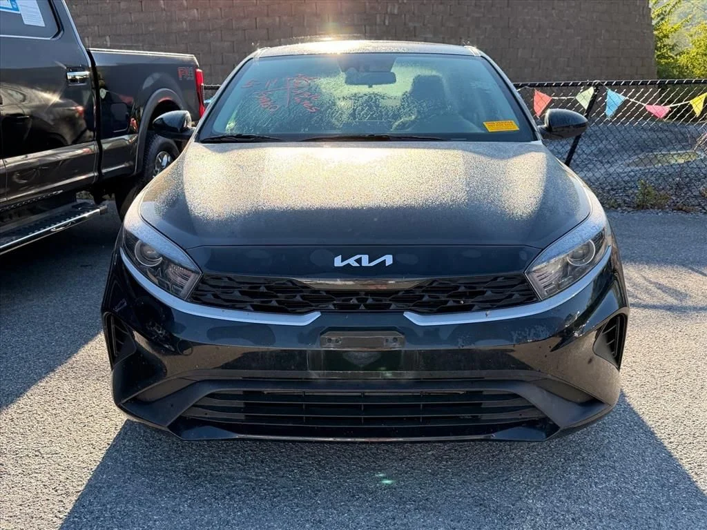 Used 2023 Black Kia LXS image 25