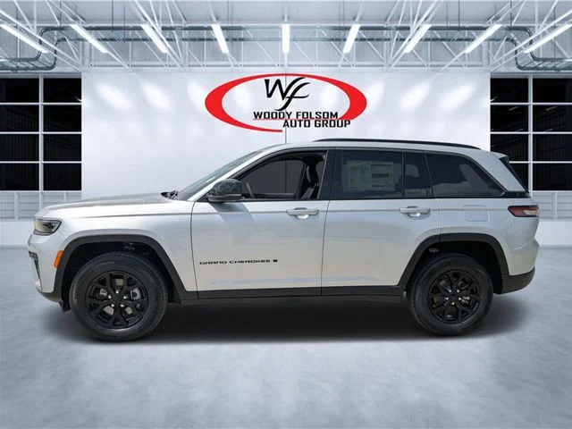 New 2026 Silver Jeep Altitude image 6