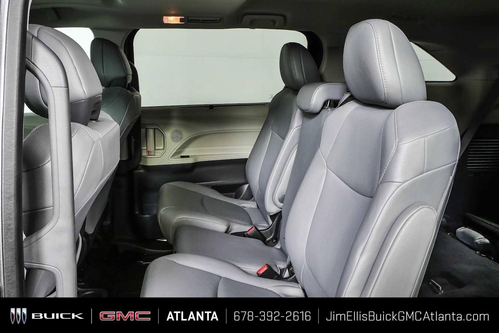2024 Toyota Sienna XLE - Photo 17