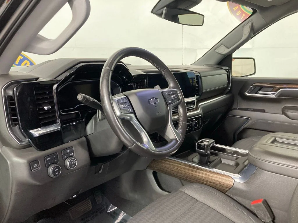 Used 2022 Black Chevrolet LT Trail Boss image 17