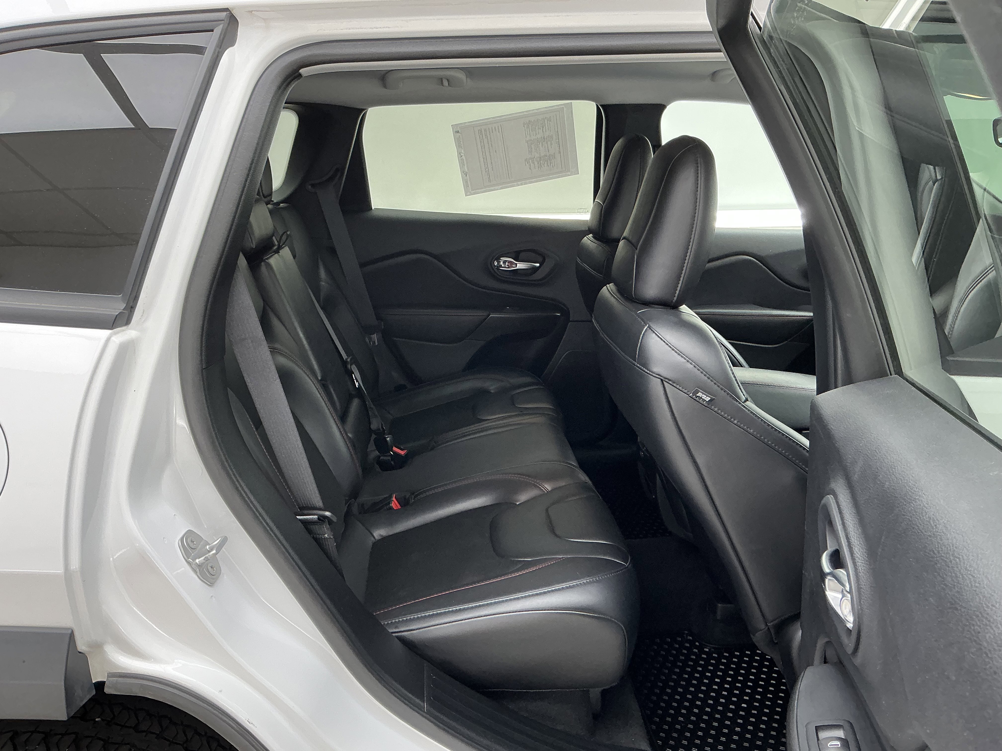 Used 2020 Bright White Clearcoat Jeep Trailhawk image 23
