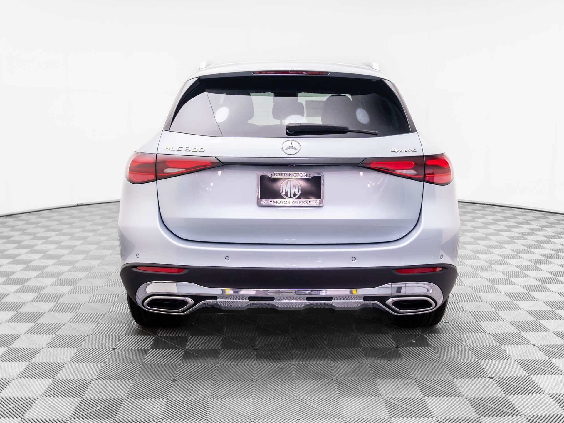 Used 2026 Silver Mercedes-Benz GLC 300 image 4