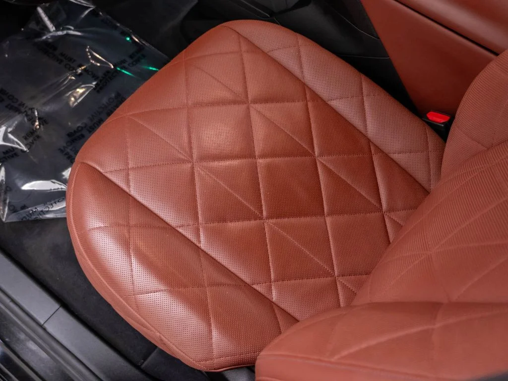 Used 2023 Black BMW M60 image 14