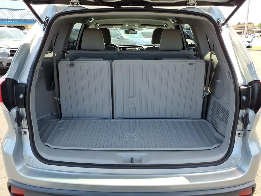 Used 2019 Celestial Silver Metallic Toyota LE image 28