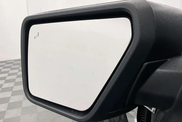 Used 2025 Agate Black Metallic Ford XLT image 39