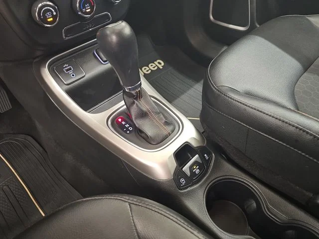 Used 2018 White Clearcoat Jeep Latitude image 24