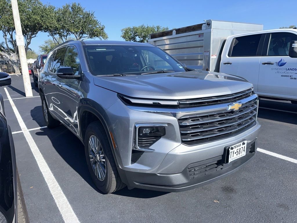 2025 Chevrolet Traverse FWD LT's photo