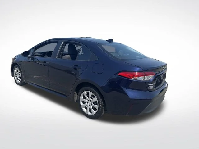 Used 2024  Toyota LE image 3