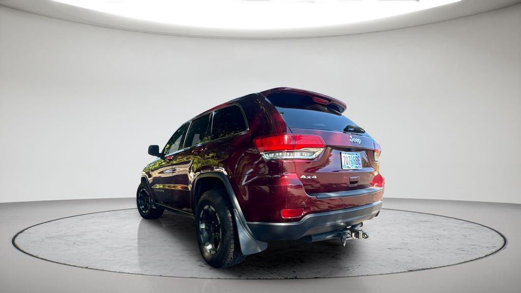 Used 2017 Red Jeep Laredo image 5