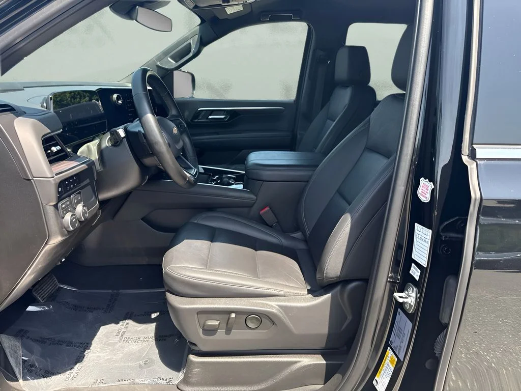 Used 2025 Black Chevrolet LT image 9