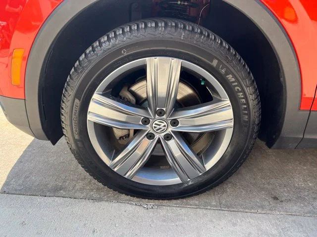 Used 2019 Red Volkswagen 2.0T SEL Premium image 9