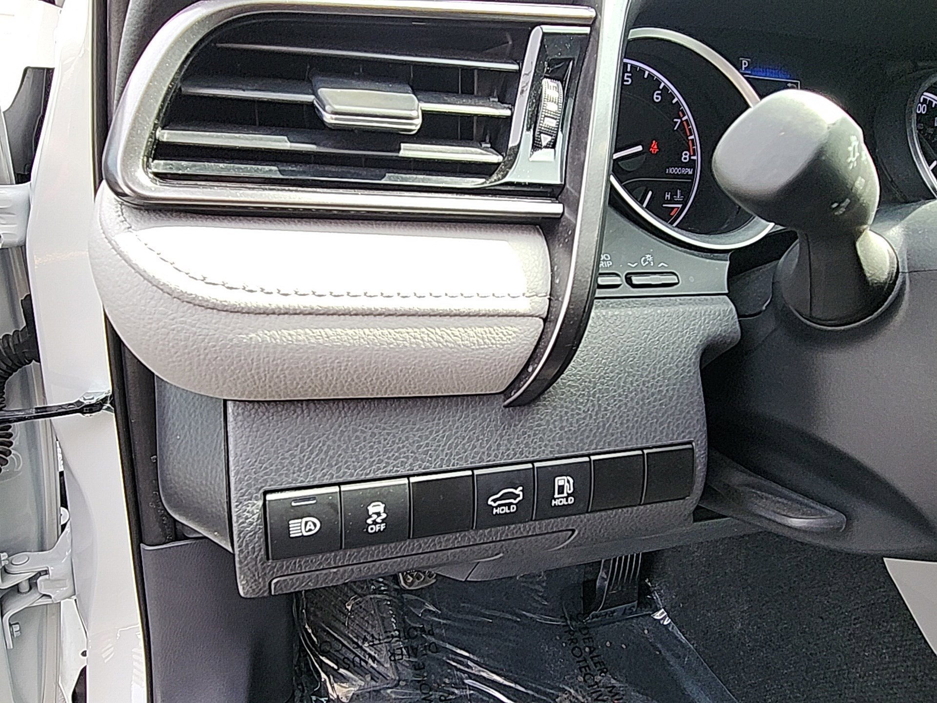 2024 Toyota Camry LE - Photo 12