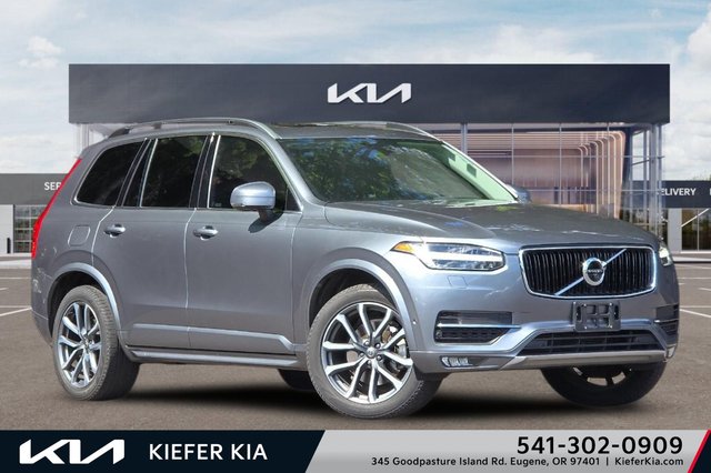 2017 Volvo XC90 T6 Momentum