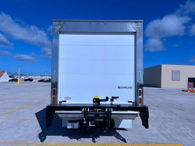 New 2024 White ISUZU 18ft Thermo King w/2500lb Lift, 19,500lb GVWR image 7