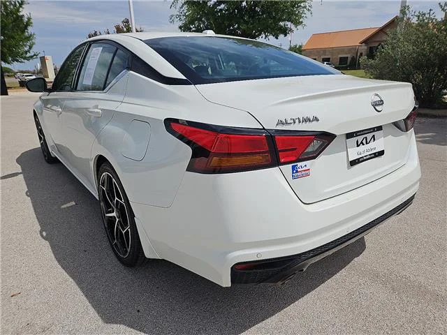 Used 2024 Pearl White Tricoat Nissan 2.5 SR image 2