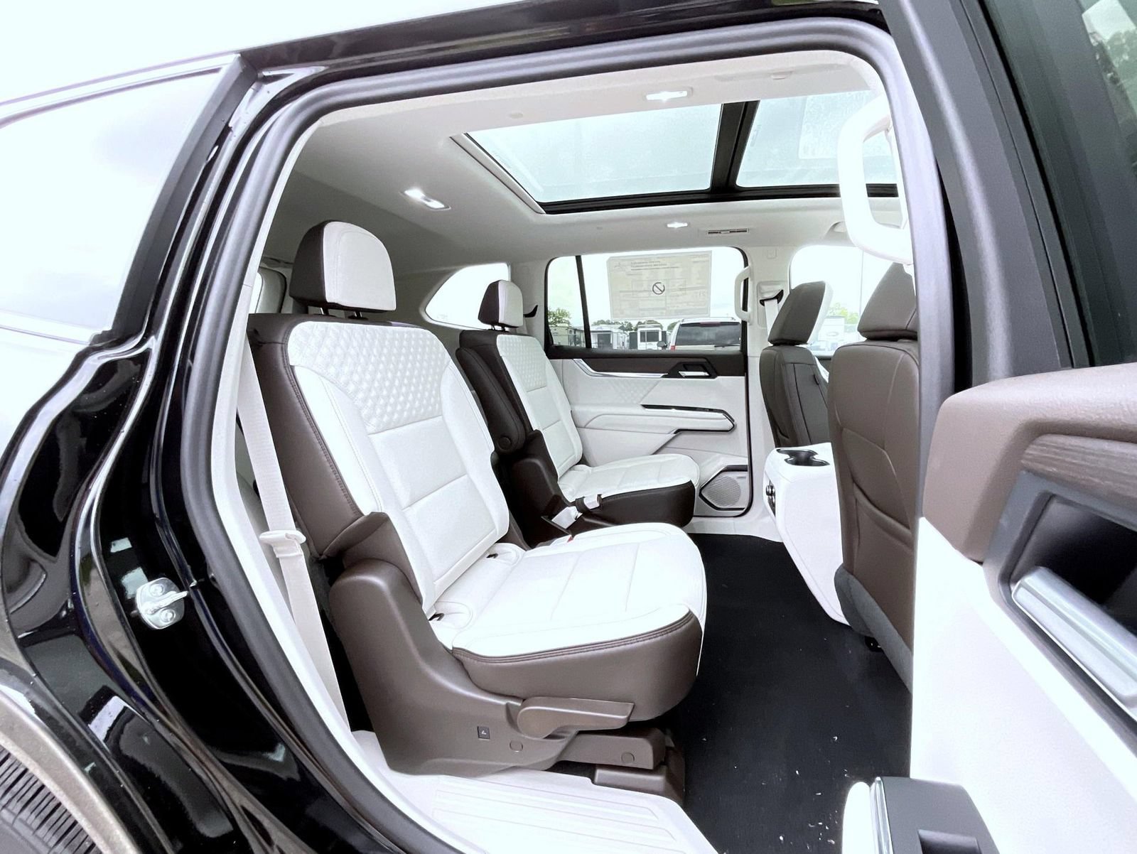 2027 GMC Acadia Denali - Photo 18