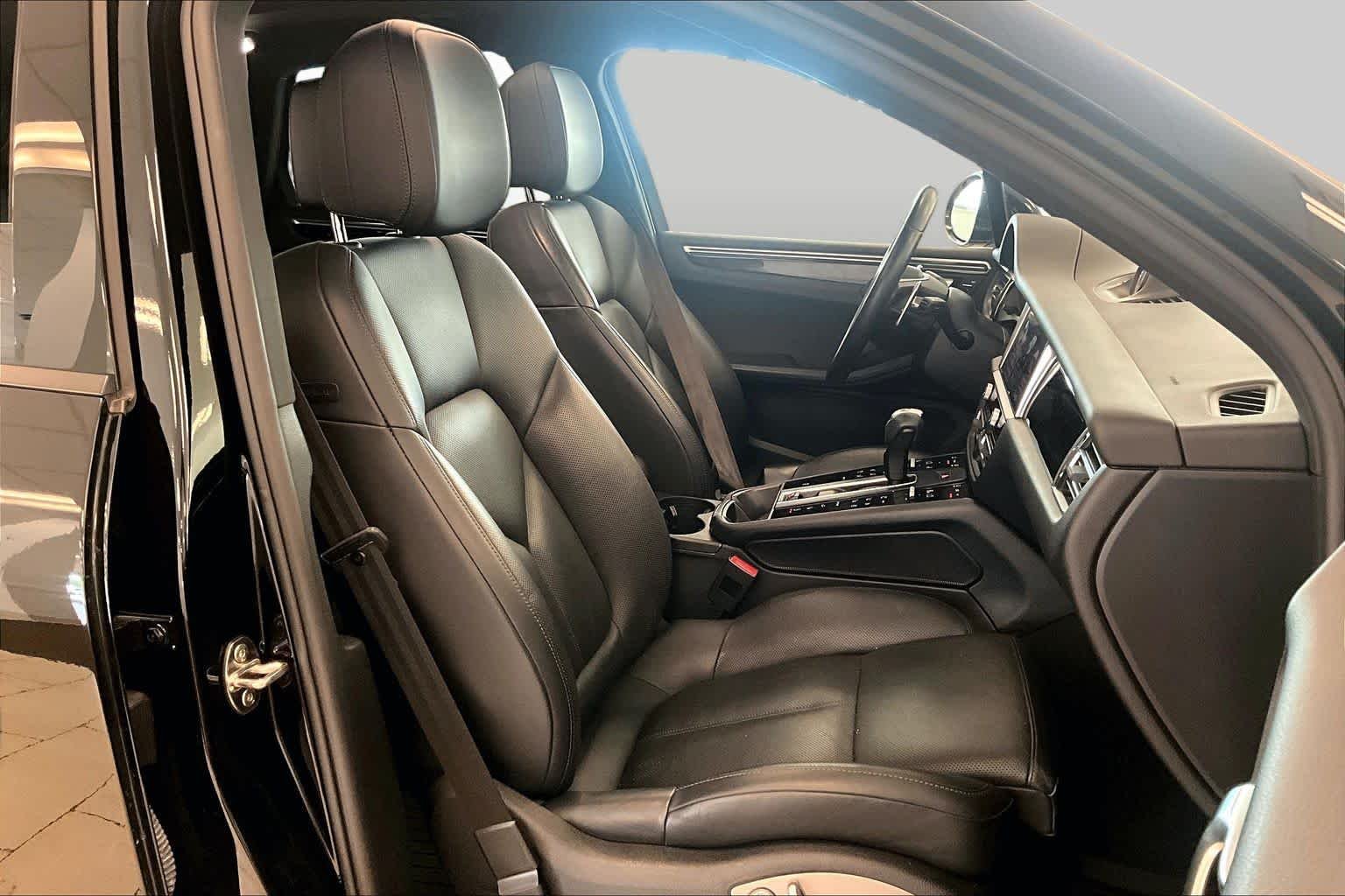 Used 2022 Black Porsche  image 8