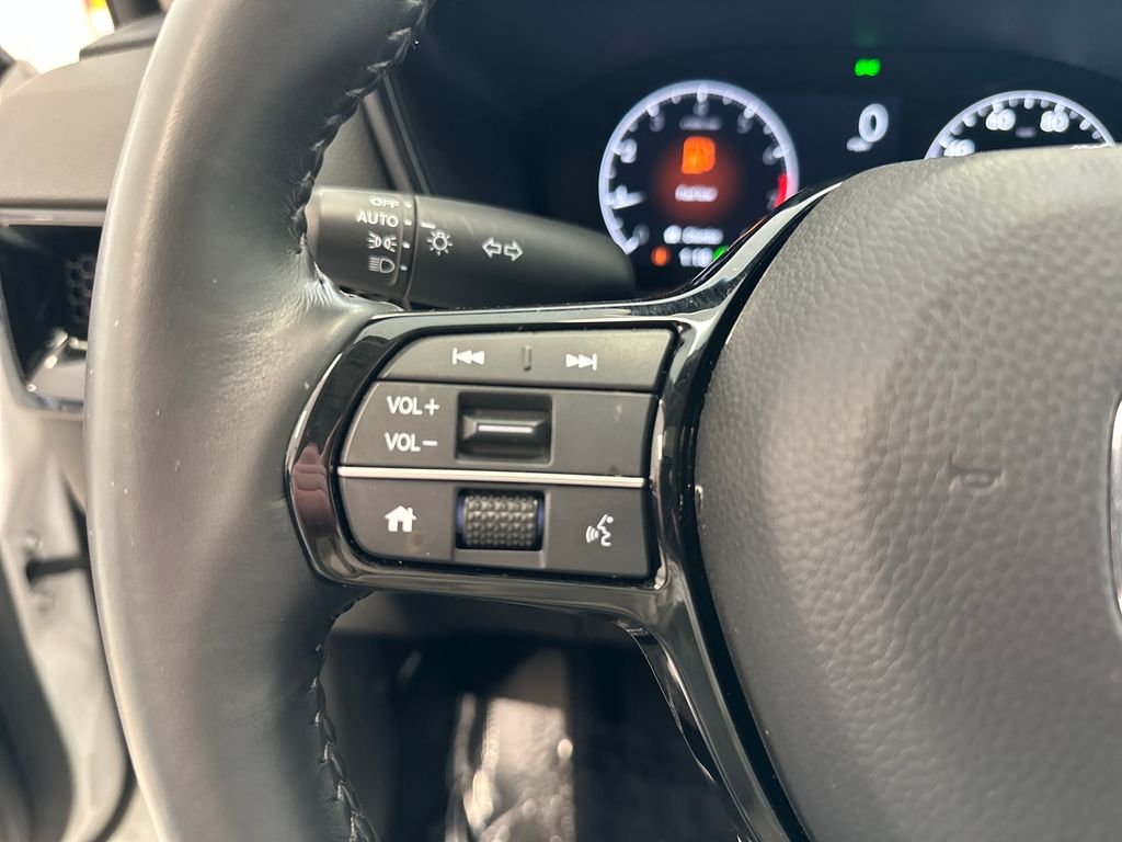 Used 2023 Silver Honda EX-L image 26
