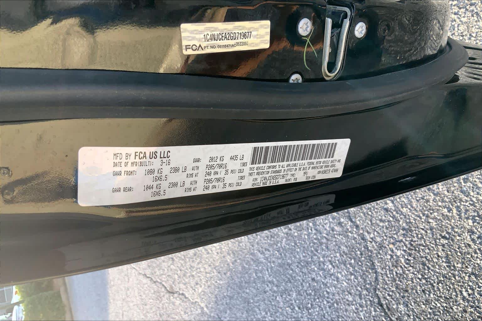 Used 2016 Black Clearcoat Jeep Latitude image 28