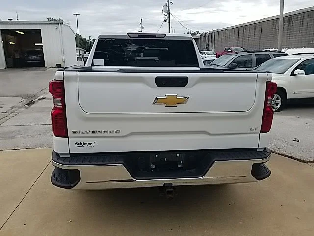 Used 2022 White Chevrolet LT image 21