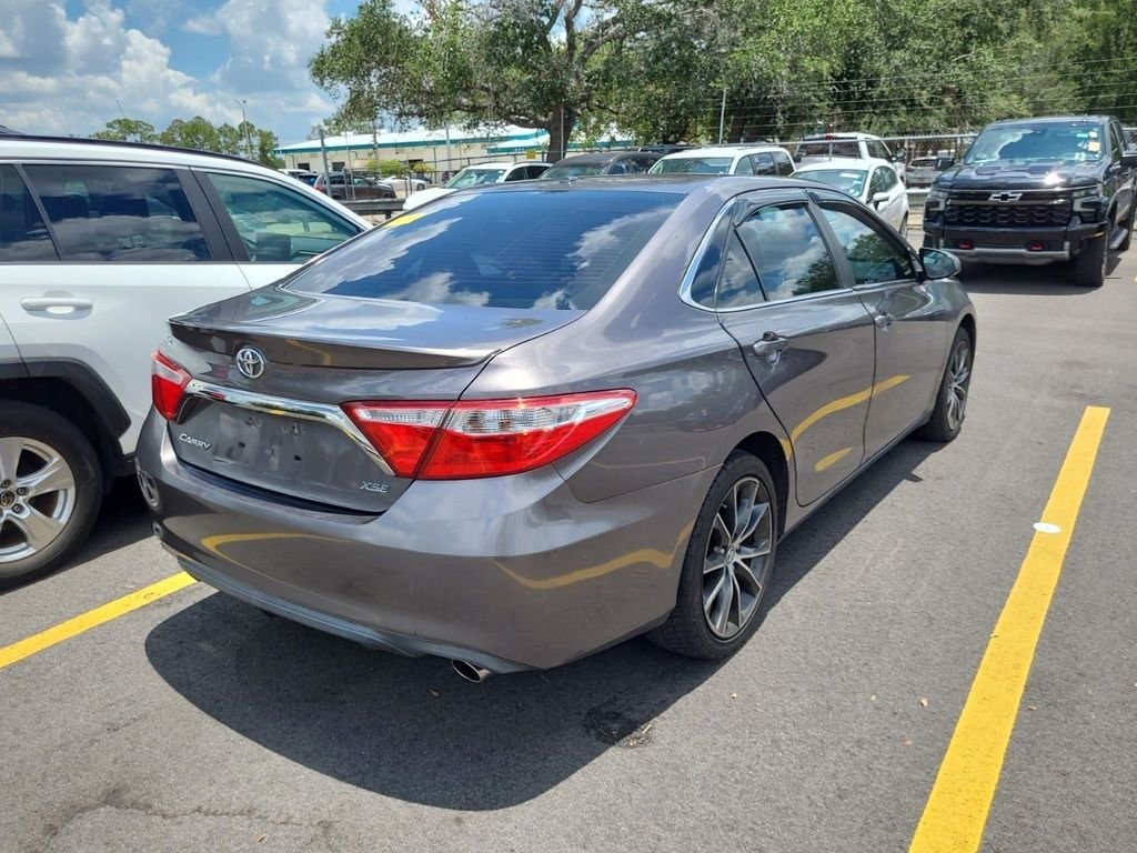 Used 2015 Gray Toyota XSE V6 image 3