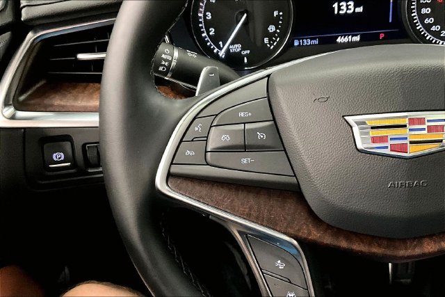 Used 2025 Crystal White Tricoat Cadillac Sport image 27