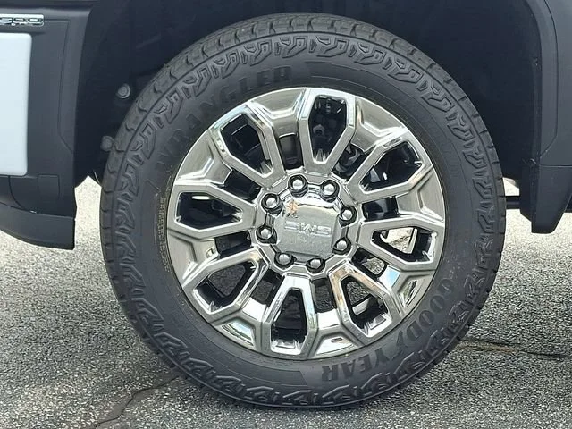 New 2026 Glacier White Tricoat GMC Denali image 5