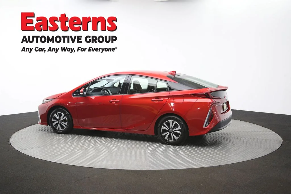 Used 2018 Red Toyota Advanced image 63