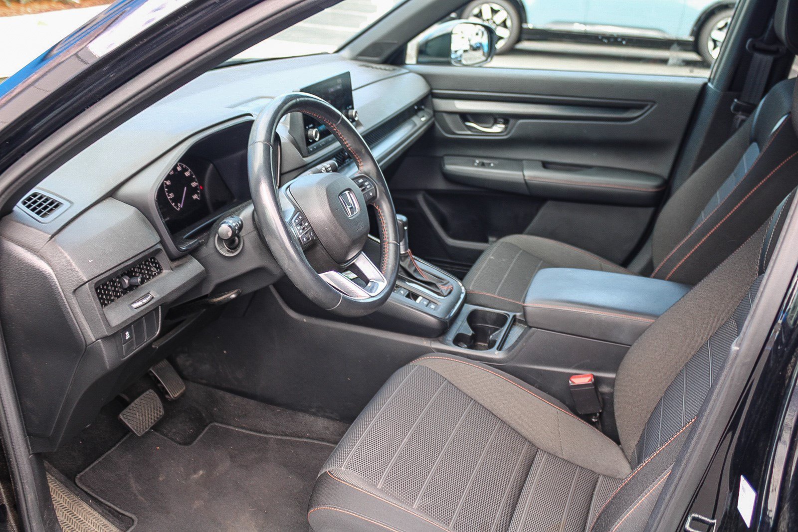 2025 Honda CR-V Sport - Photo 18