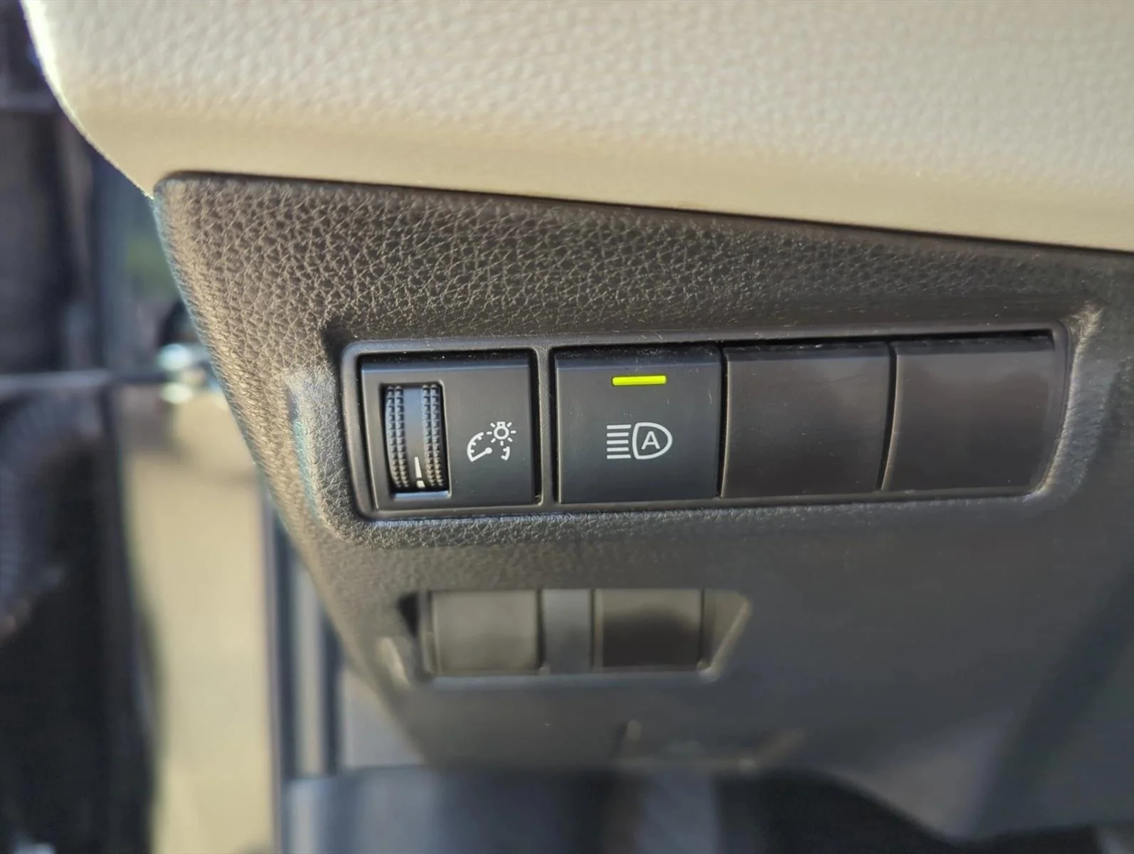 Used 2022 Jet Black Toyota L image 17