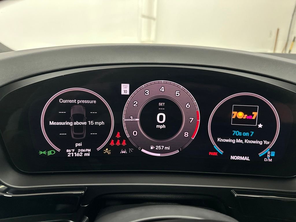 Used 2024  Porsche Base image 15