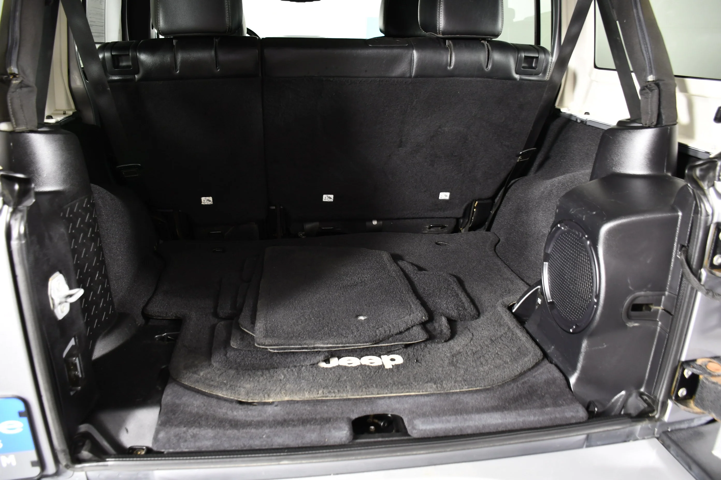 Used 2013 Billet Silver Metallic Jeep Sahara image 48