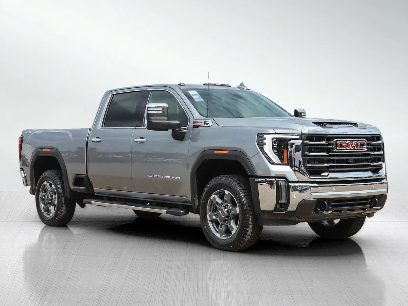 Used 2025 Sterling Metallic GMC SLT image 7