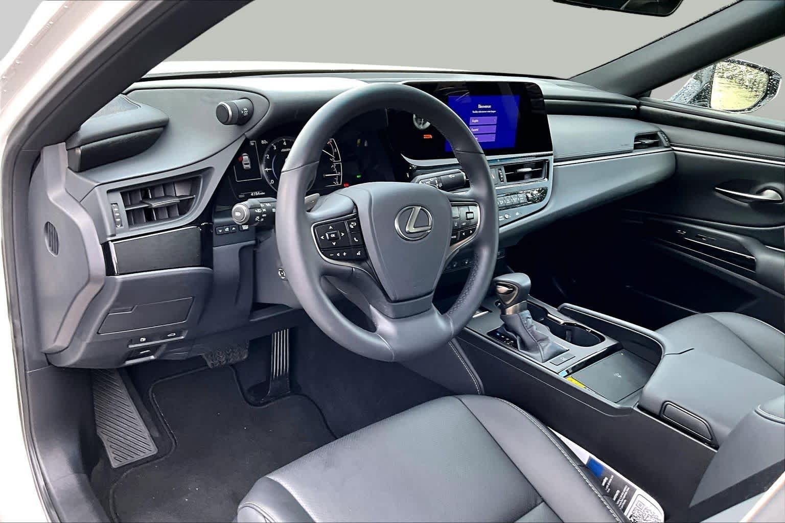 Used 2025 Eminent White Pearl Lexus  image 18