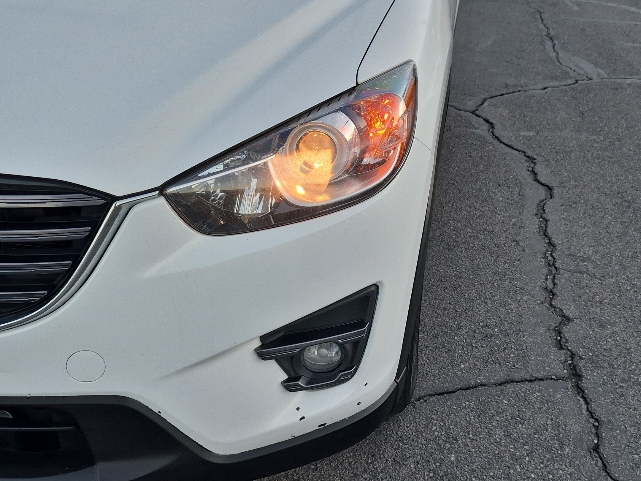 Used 2016 Crystal White Pearl Mazda Touring image 10