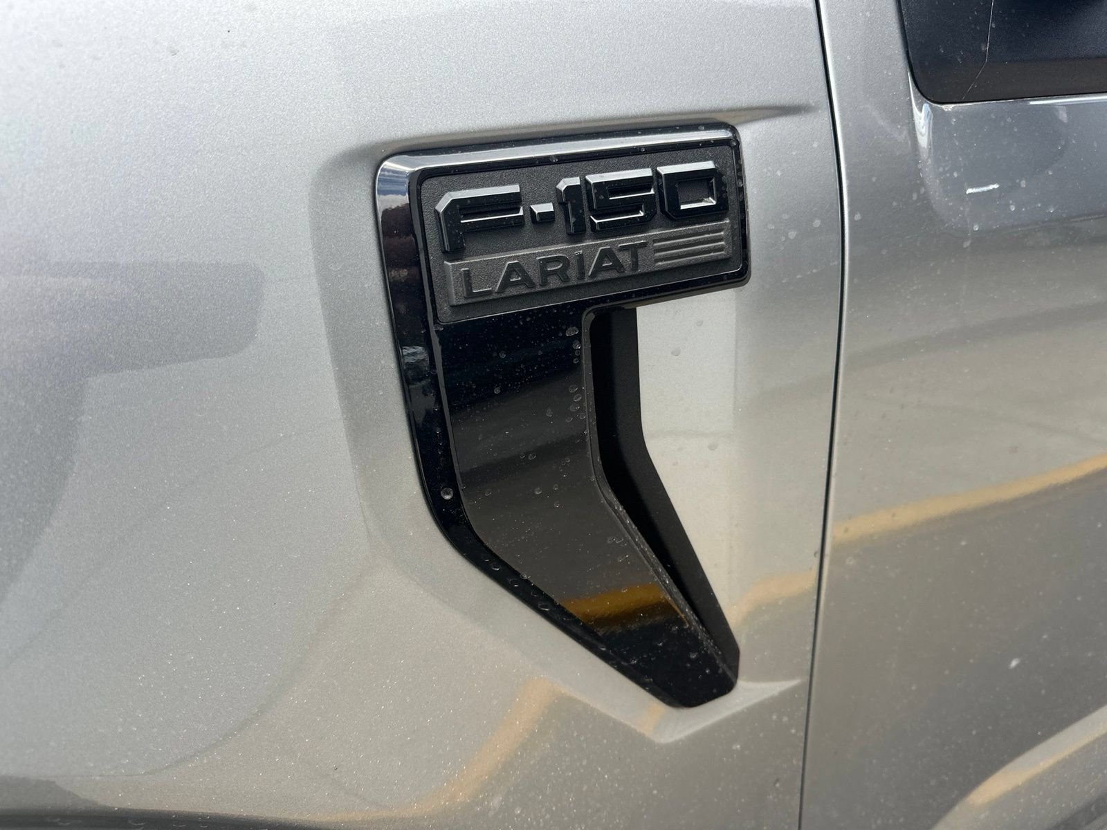 Used 2025 Silver Metallic Ford Lariat image 11