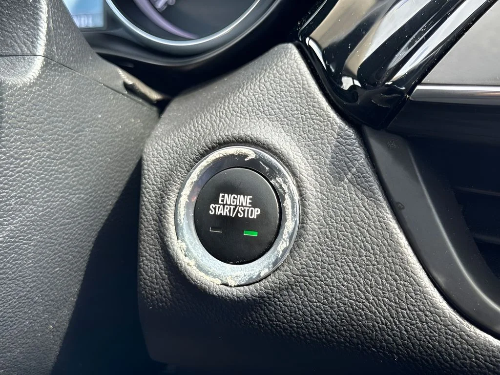 Used 2020 White Buick Essence image 13