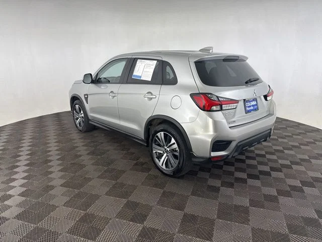 Used 2024 Black Mitsubishi  image 7