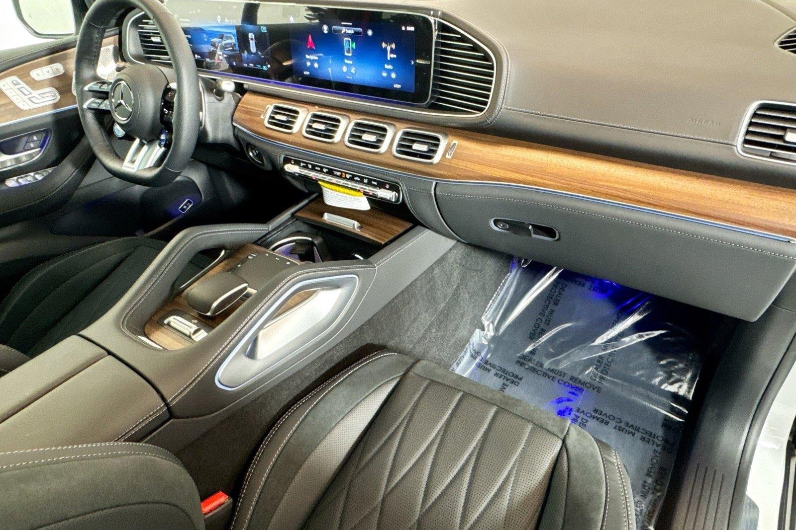 New 2026 Manufaktur Moonlight White Metallic Mercedes-Benz AMG® GLS 63 image 28