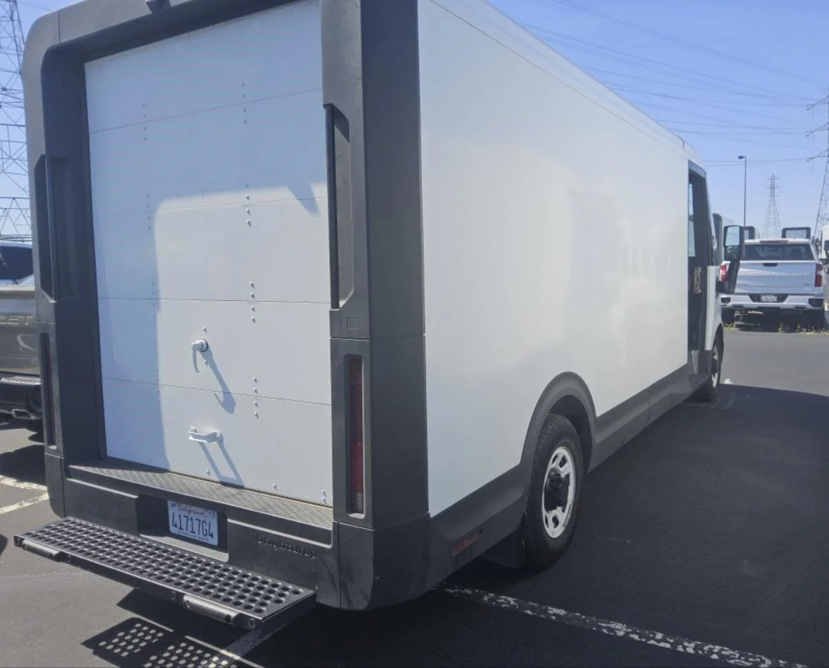 Used 2024 Oyster White BrightDrop EJY image 13
