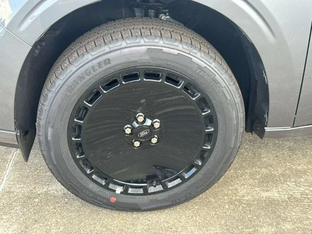 New 2026 Carbonized Gray Metallic Ford Lobo™ image 33