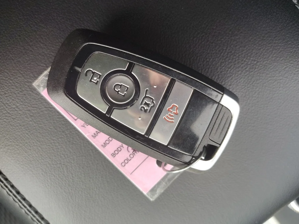Used 2024 Agate Black Metallic Ford XLT image 26