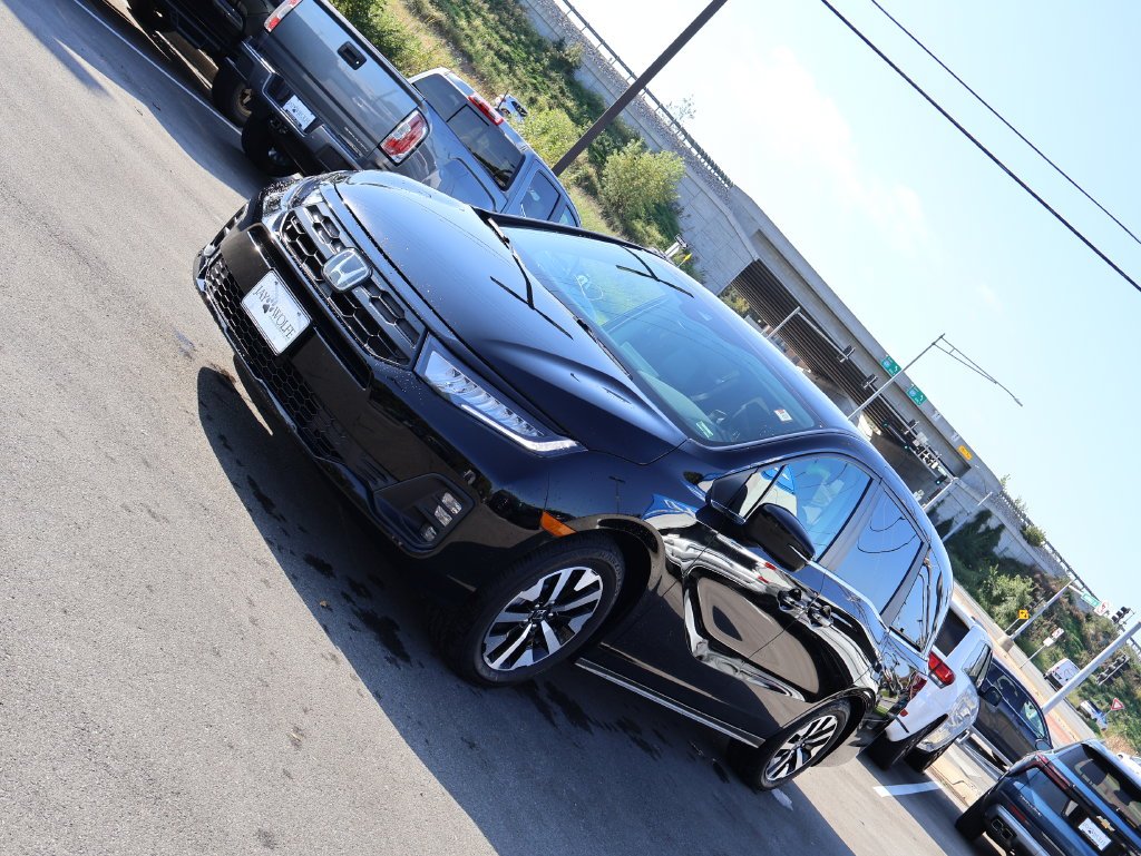 Used 2025  Honda EX-L image 3