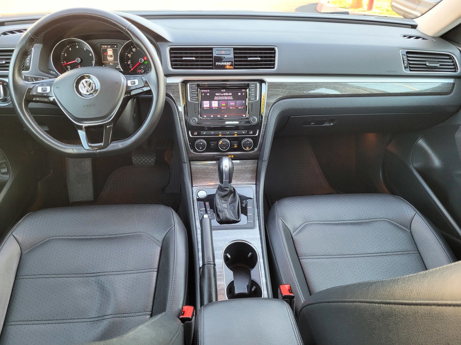 Used 2018 White Volkswagen 2.0T SE w/Technology image 6