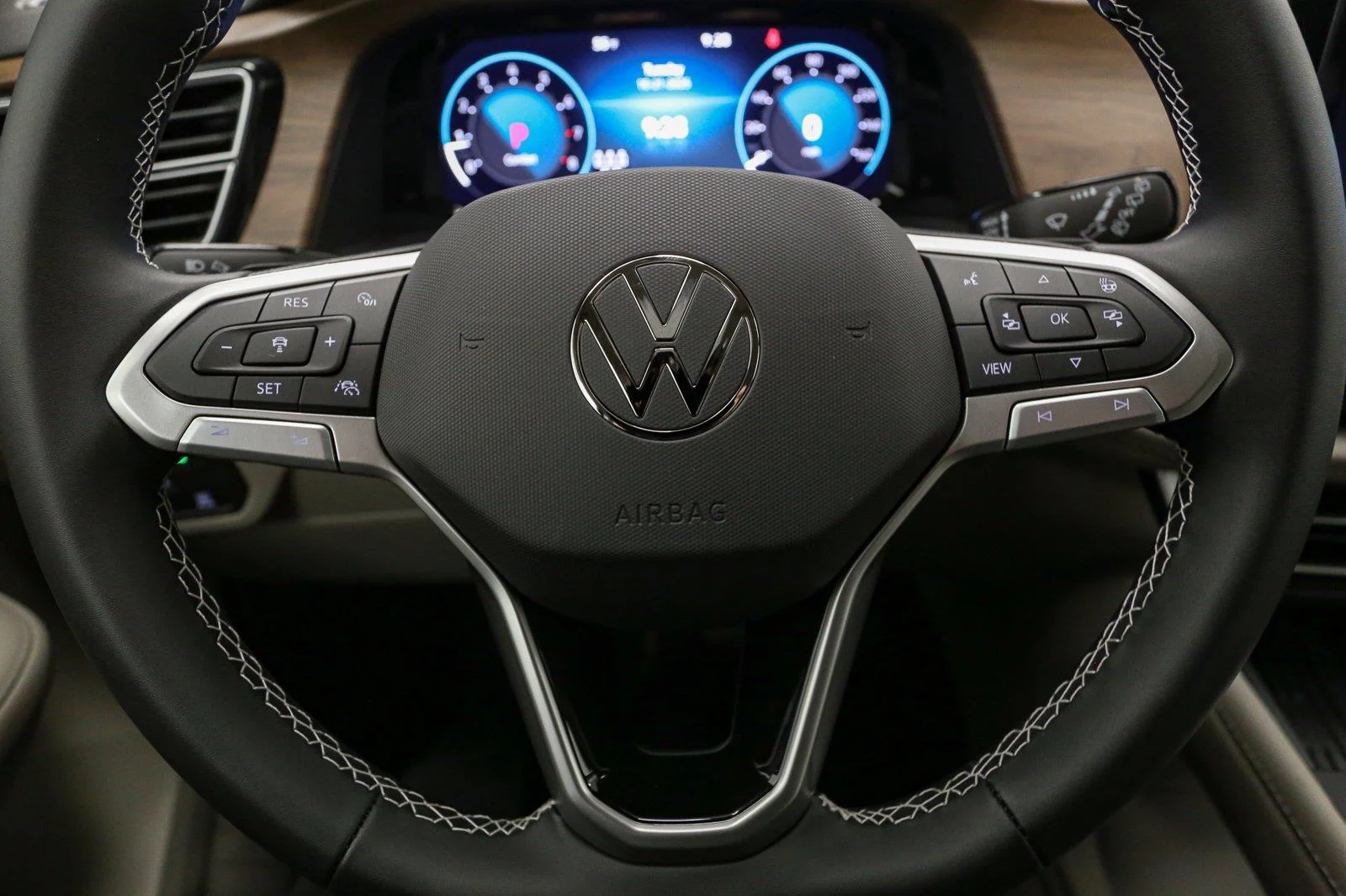 New 2026 Opal White Pearl Volkswagen 2.0T SE image 20